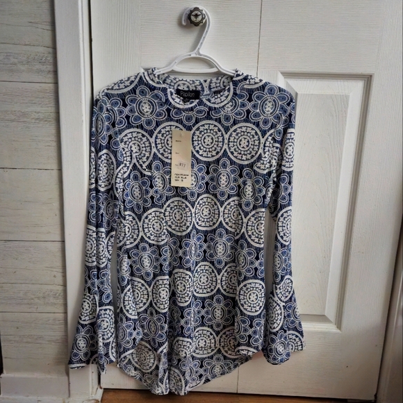 Papillon Blanc Tops - Womans long sleeve shirt NWT